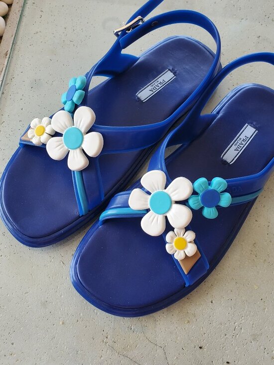Prada Shoes - PRADA ! floral daisy appliquéd blue rubber sandals (EU/39.5)